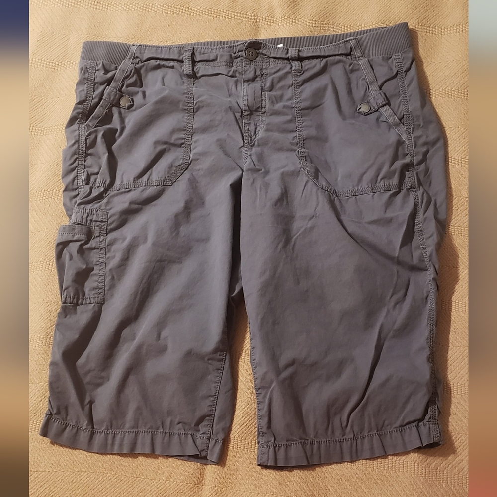 Capri pants